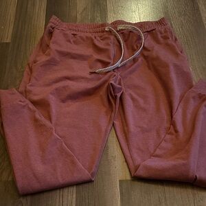 Vuori Men's Joggers in Maroon